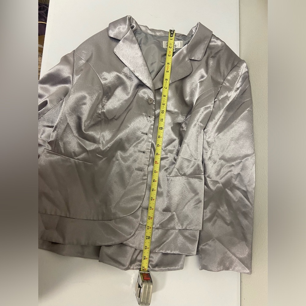 Emily, silver, simple jacket - Picture 3 of 4